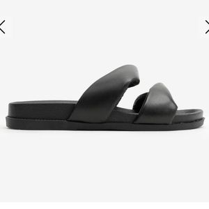Ardene Twist Pool Slides